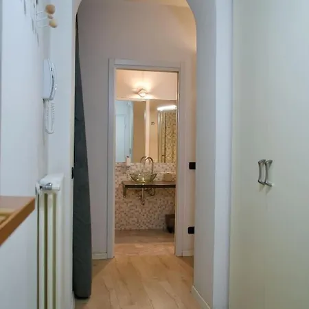 Apartment Elegant In Moscova Centro Milan